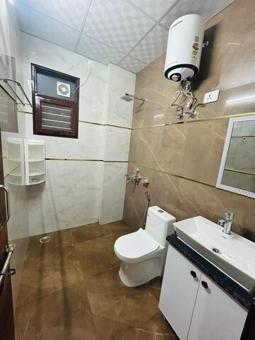 Bathroom in 2 BHK Builder Floor at Sector 46 – for Rent
