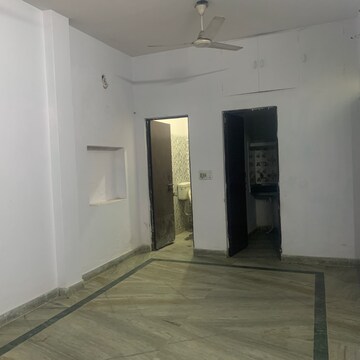 Room in 1 RK Builder Floor at Katwaria Sarai – for Rent