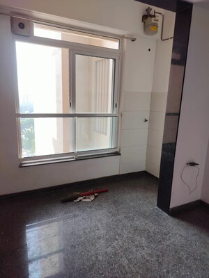 Room in 3 BHK Apartment at Kalpataru Radiance, Goregaon West – for Sale