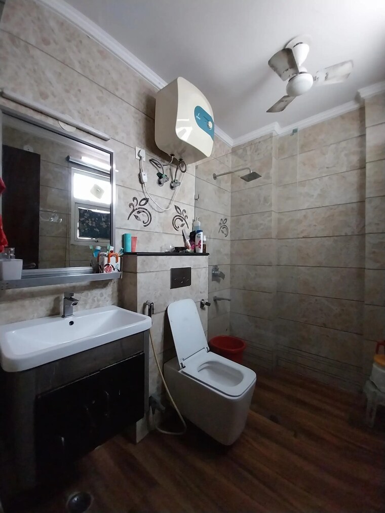 Bathroom, sector 41 3 Bedroom 1836 Sq.Ft. Builder Floor In Sector 41 Gurgaon 9614768