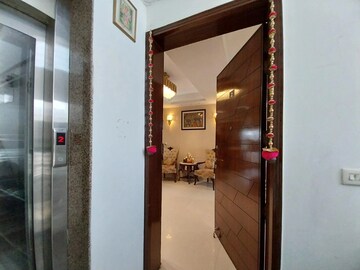 Building Lobby in 3 BHK Builder Floor at Sector 41 – for Sale