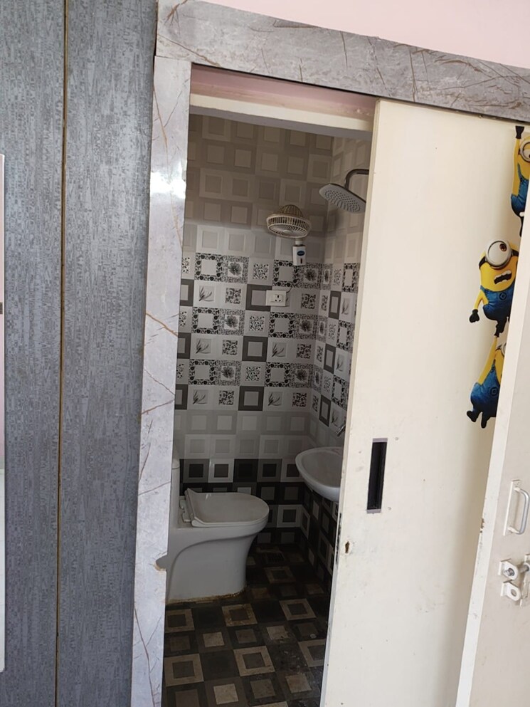 Bathroom, irwo-classic-apartment 2 Bedroom 800 Sq.Ft. Apartment In Sector 57 Gurgaon 9614852