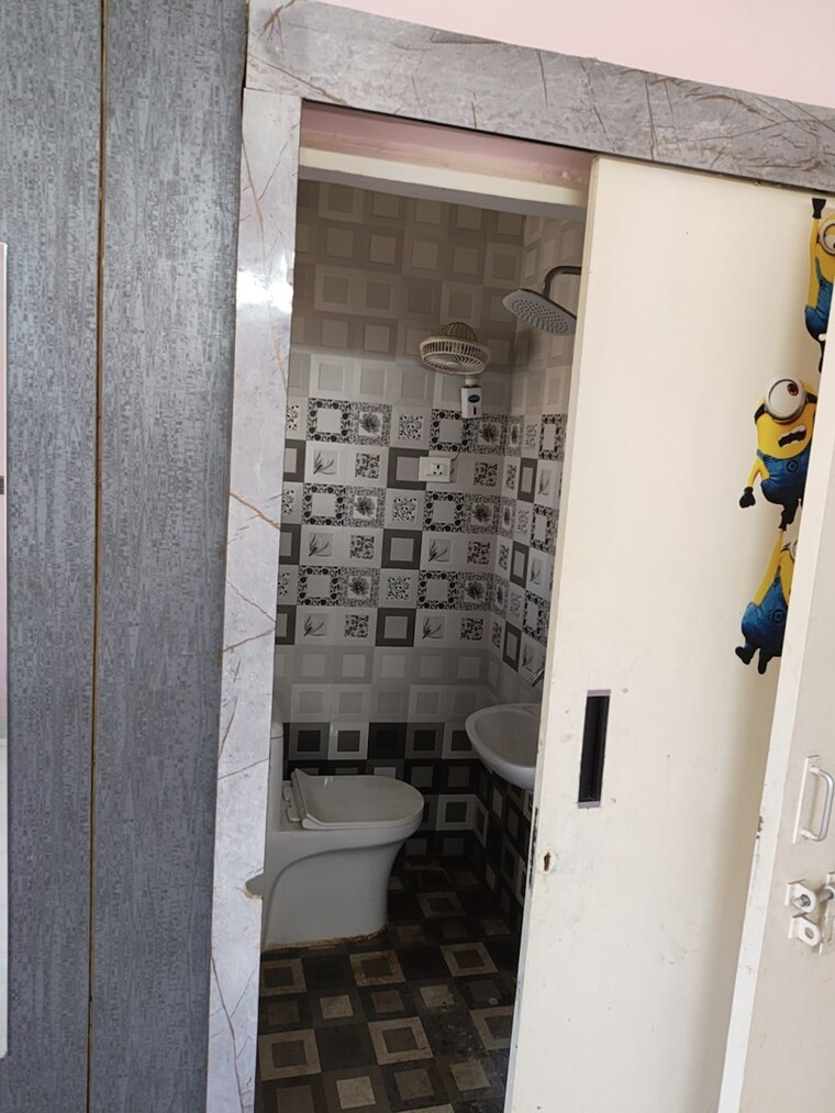 Bathroom, irwo-classic-apartment 2 Bedroom 800 Sq.Ft. Apartment In Sector 57 Gurgaon 9614852