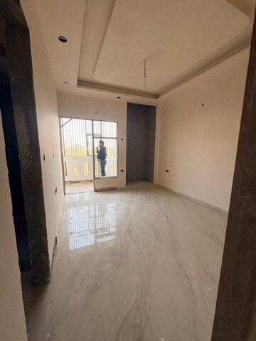 Room in 3 BHK Builder Floor at BPTP District 3, Sector 85 – for Sale