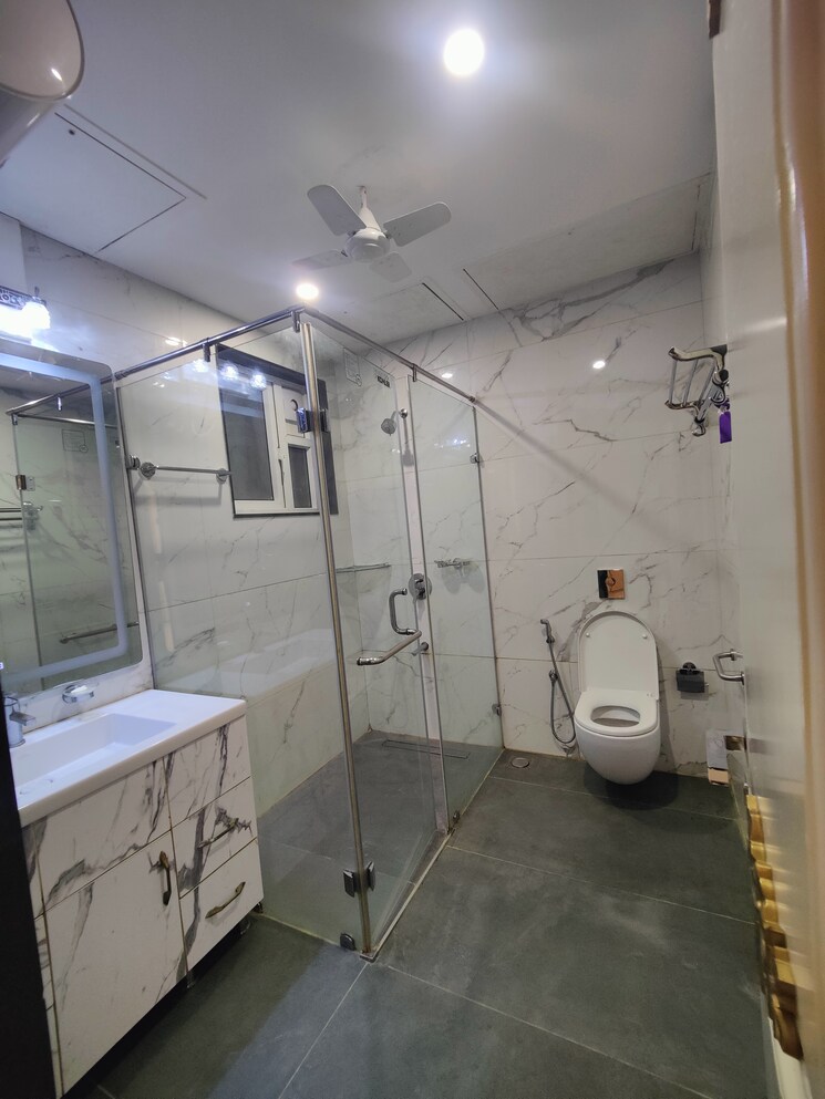 Master Bedroom, my-home-bhooja 4 Bedroom 4070 Sq.Ft. Apartment In Hi Tech City Hyderabad 9614928