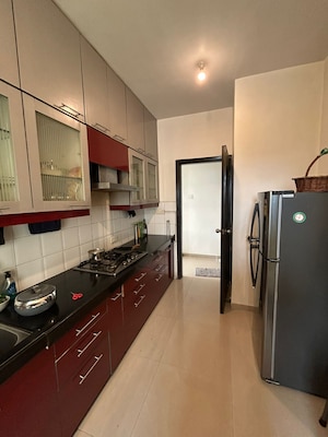 Kitchen in 2.5 BHK Apartment at Oberoi Realty Woods, Goregaon East – for Rent