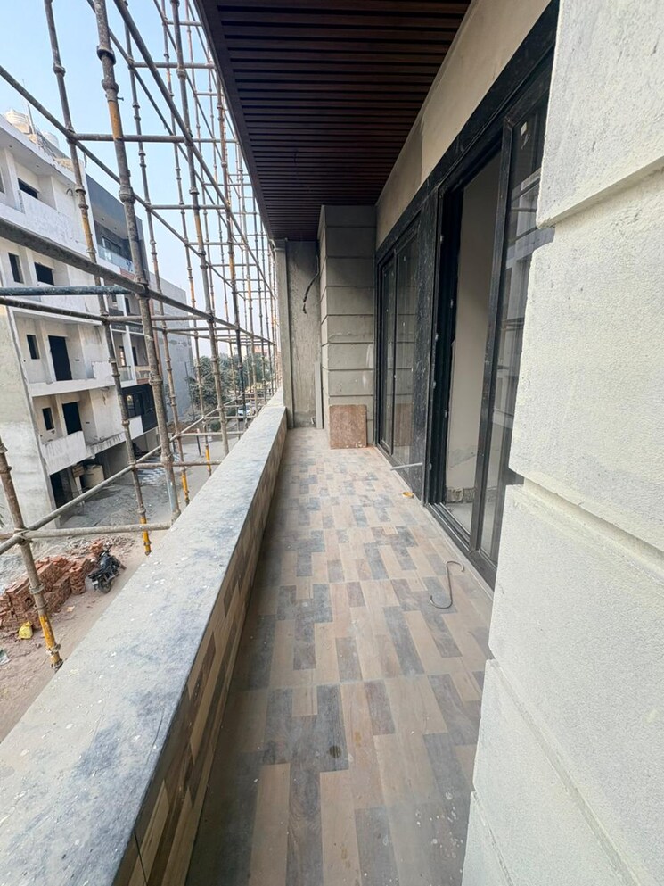Balcony, bptp-district-3 3 Bedroom 1621 Sq.Ft. Builder Floor In Sector 85 Faridabad 9614896