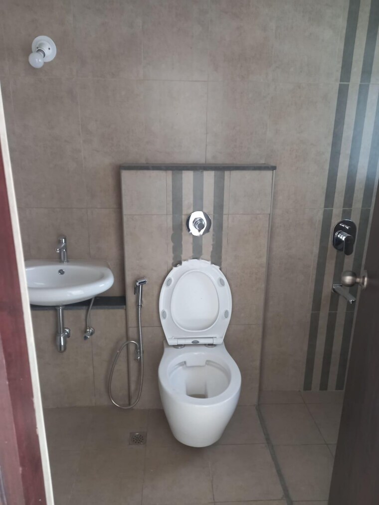 Bathroom, purva-silversands 3 Bedroom 1085 Sq.Ft. Apartment In Mundhwa Pune 9614895