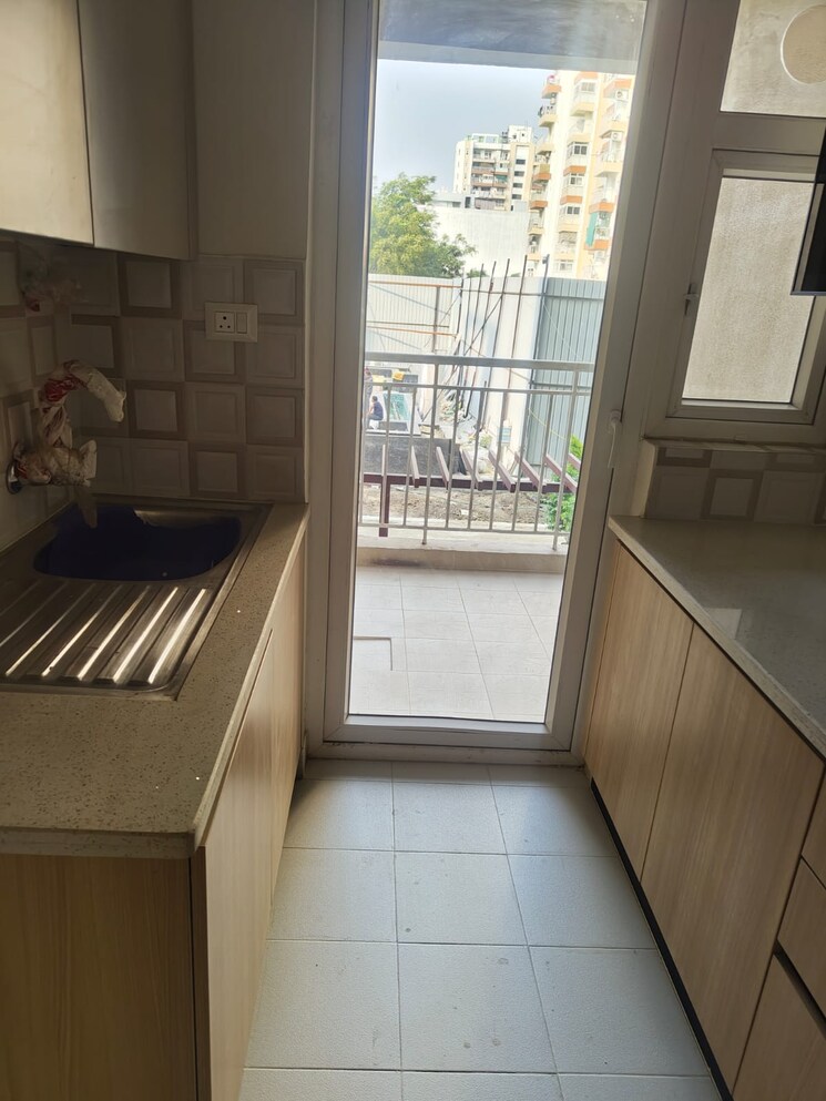 Kitchen/pantry, sector 77 3.5 Bedroom 1702 Sq.Ft. Apartment In Sector 77 Faridabad 9615037