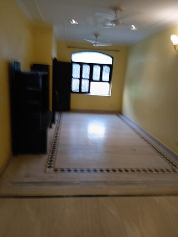Room in 2 BHK Builder Floor at Sector 45 – for Rent