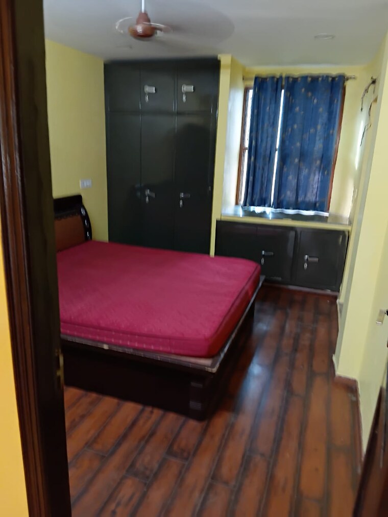 Bedroom, sector 45 2 Bedroom 1000 Sq.Ft. Builder Floor In Sector 45 Gurgaon 9615046