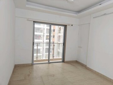 Room in 2 BHK Apartment at HDIL Metropolis Residences, Andheri West – for Rent