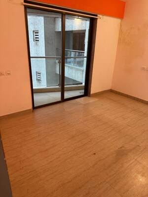 Room in 2 BHK Apartment at HDIL Metropolis Residences, Andheri West – for Rent