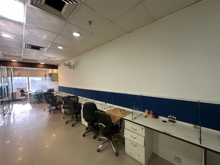 Team Area, udyog vihar Commercial Office Space 2200 Sq.Ft. In Udyog Vihar Gurgaon 9615296