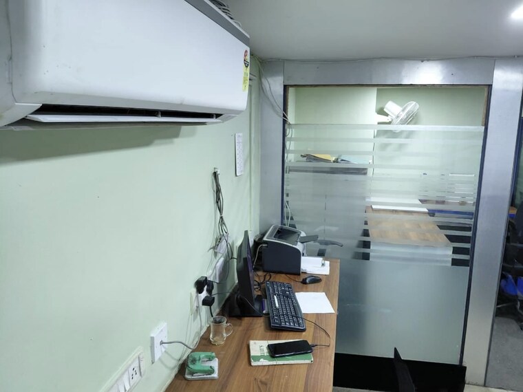 Team Area, bbd bagh Commercial Office Space 1000 Sq.Ft. In Bbd Bagh Kolkata 9615091