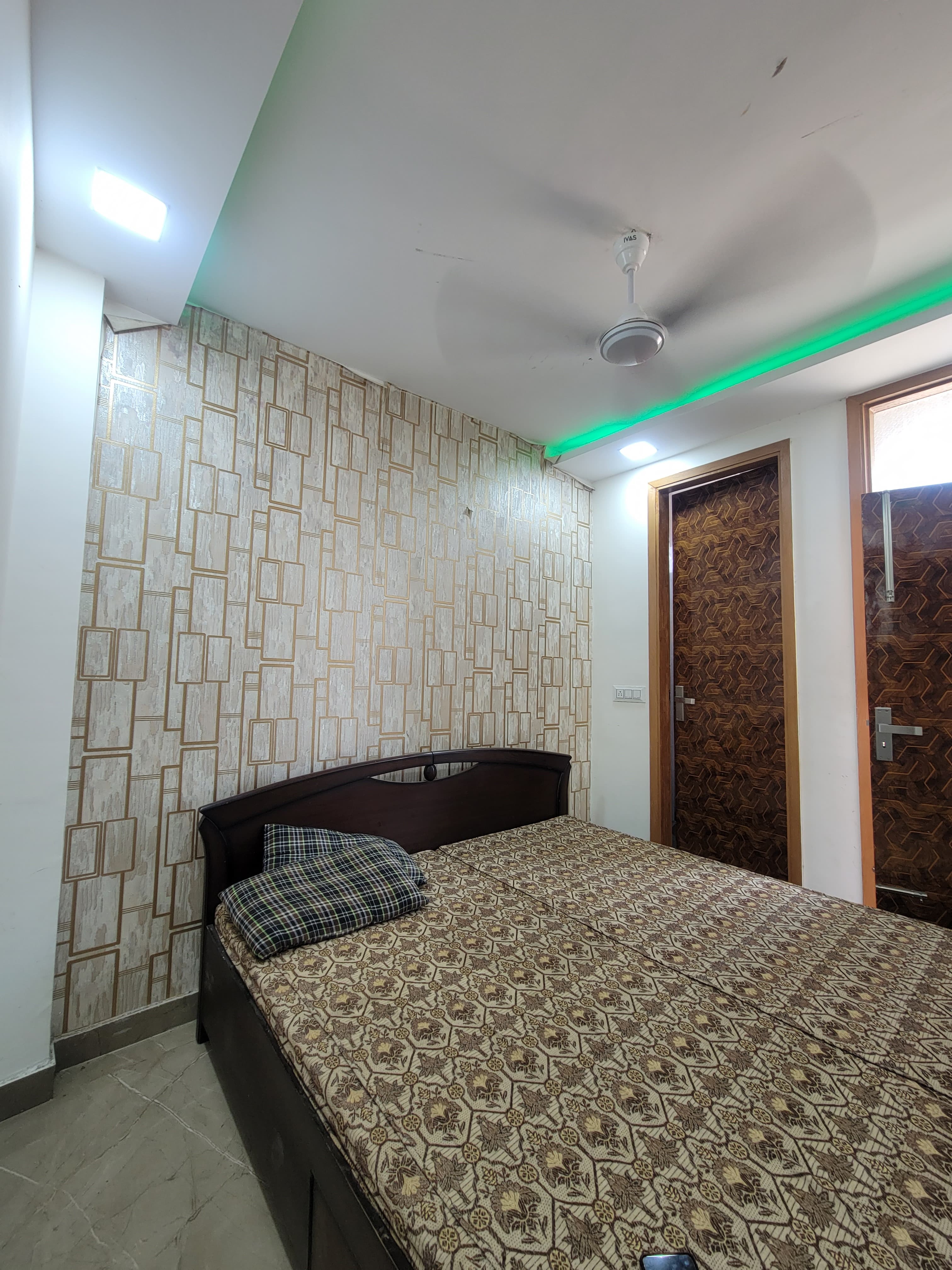 2 BHK + Extra Room Builder Floor For Rent in Govindpuri