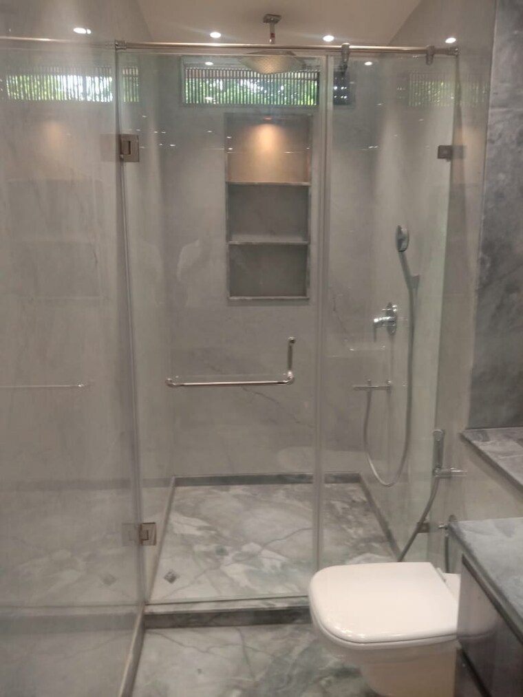 Bathroom, safdarjung development area 3 Bedroom 2500 Sq.Ft. Apartment In Safdarjung Development Area Delhi 9615235