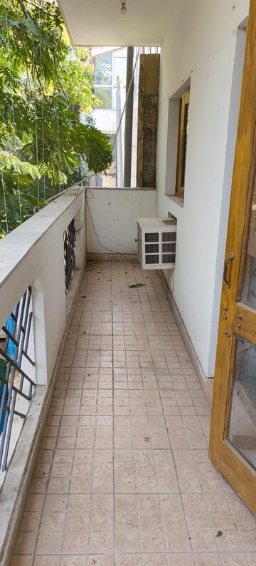 Balcony in 3 BHK Builder Floor at Ansal Sushant Lok I, Sector 43 – for Rent