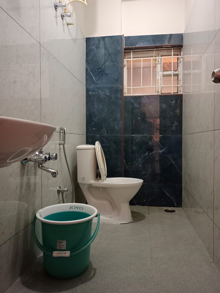 Bathroom, hsr layout 2 Bedroom 1212 Sq.Ft. Builder Floor In Hsr Layout Bangalore 9615338