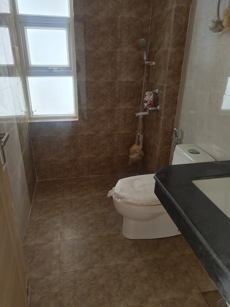 Bathroom, sector 77 3.5 Bedroom 1702 Sq.Ft. Apartment In Sector 77 Faridabad 9615302