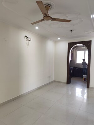 Room in 2.5 BHK Builder Floor at Sector 57 – for Rent