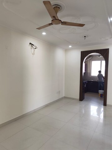 Room in 2.5 BHK Builder Floor at Sector 57 – for Rent