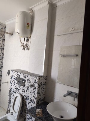 Bathroom in 2.5 BHK Builder Floor at Sector 57 – for Rent