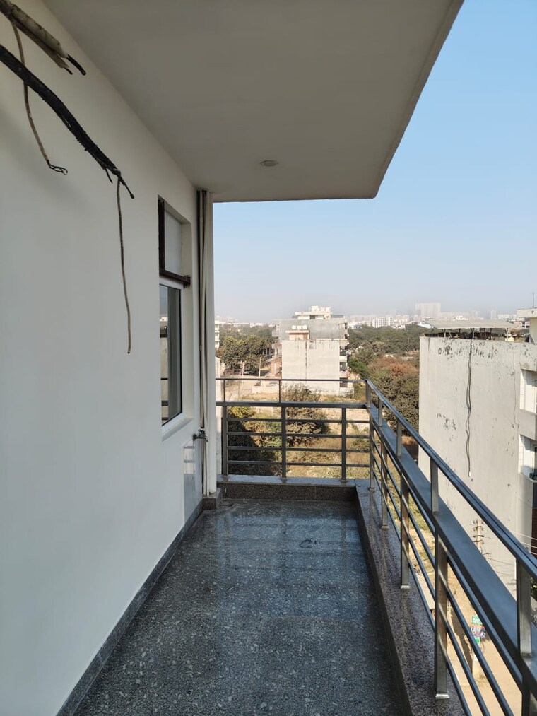 Balcony, sector 57 2.5 Bedroom 1400 Sq.Ft. Builder Floor In Sector 57 Gurgaon 9615339