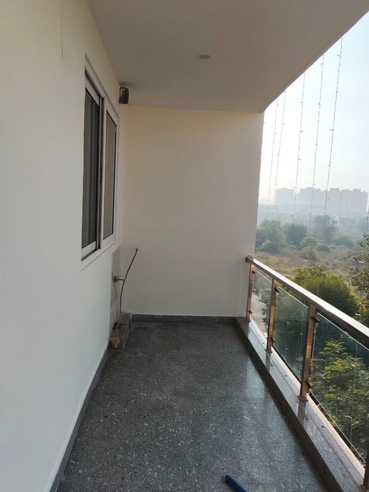 Balcony, sector 57 2.5 Bedroom 1400 Sq.Ft. Builder Floor In Sector 57 Gurgaon 9615339
