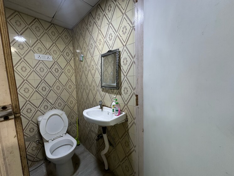 Bathroom, udyog vihar Commercial Office Space 4250 Sq.Ft. In Udyog Vihar Gurgaon 9615305