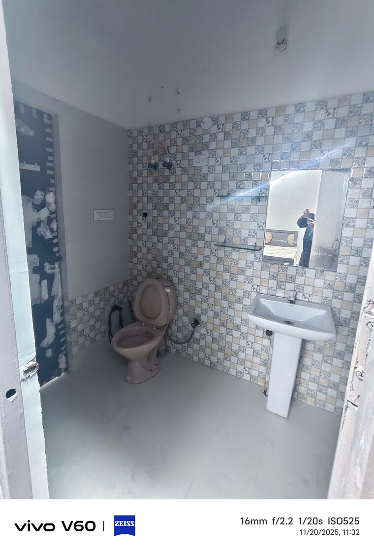Bathroom, rwa-apartments-sector-41 2 Bedroom 180 Sq.Mt. Independent House In Sector 41 Noida 9615426