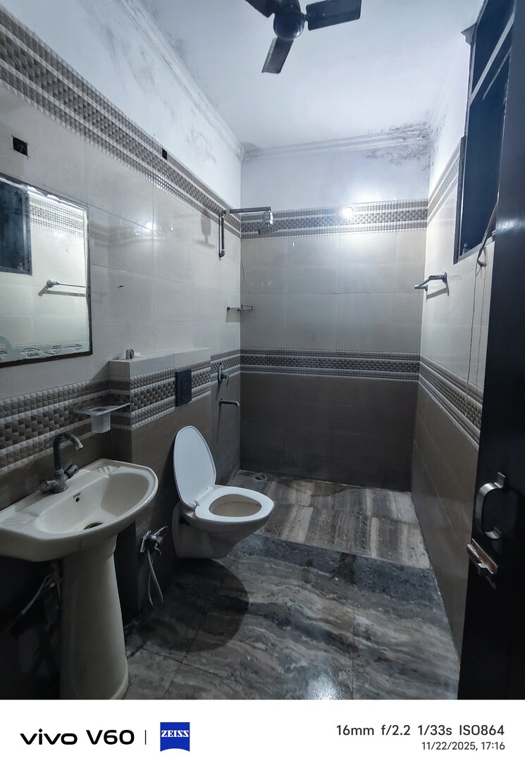 Master Bedroom, rwa-apartments-sector-51 3 Bedroom 300 Sq.Mt. Independent House In Sector 51 Noida 9615453