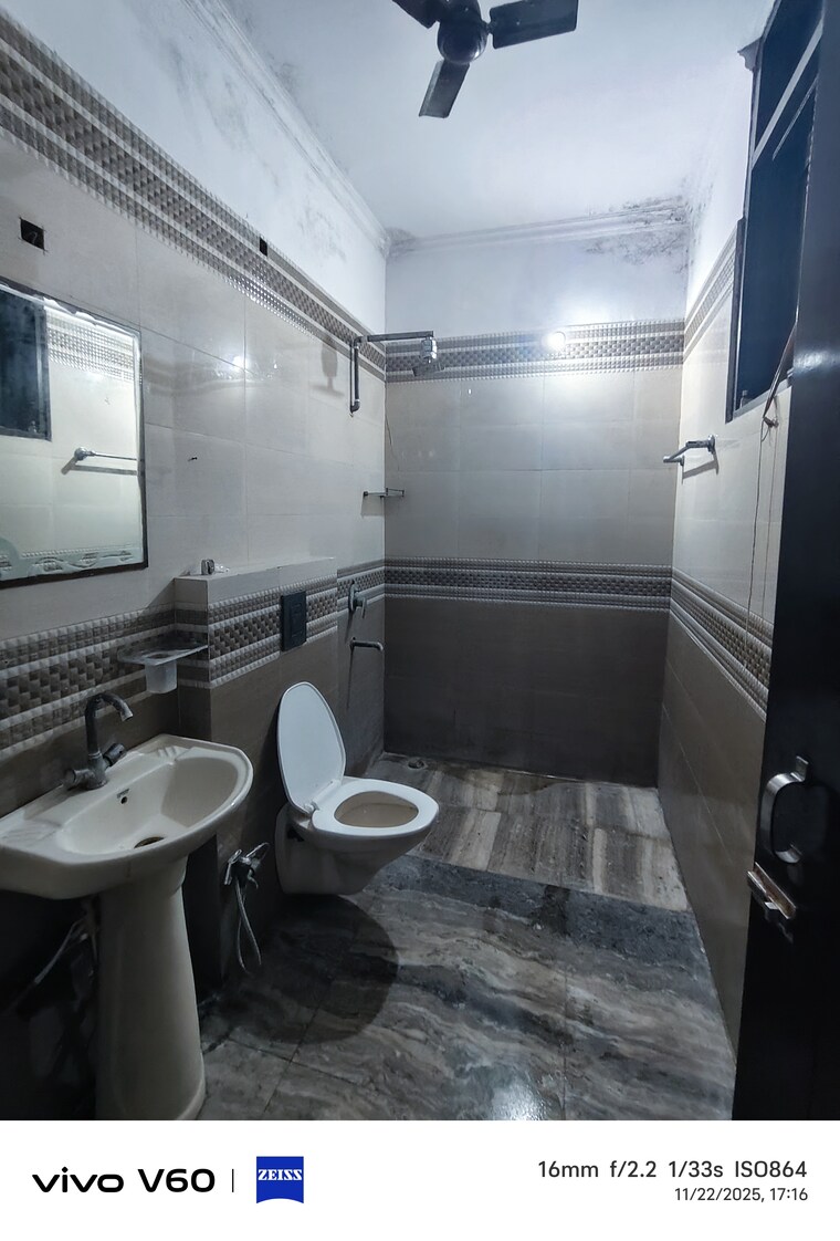 Master Bedroom, rwa-apartments-sector-51 3 Bedroom 300 Sq.Mt. Independent House In Sector 51 Noida 9615453