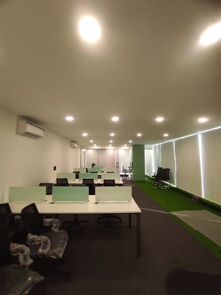 Team Area, vijay nagar Commercial Office Space 1400 Sq.Ft. In Vijay Nagar Indore 9615434