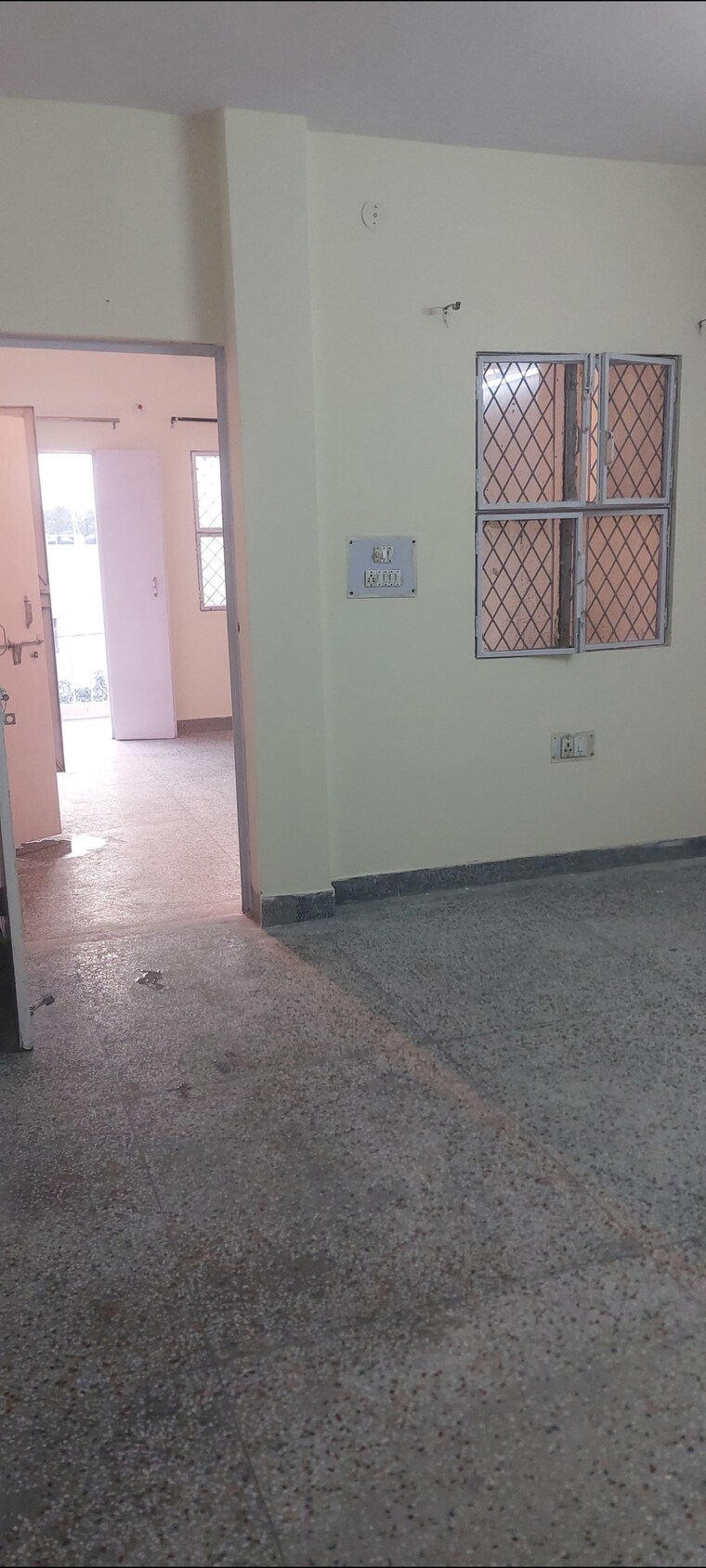 Room, aadharshila-apartment 1 Bedroom 500 Sq.Ft. Apartment In Sarita Vihar Delhi 9615474