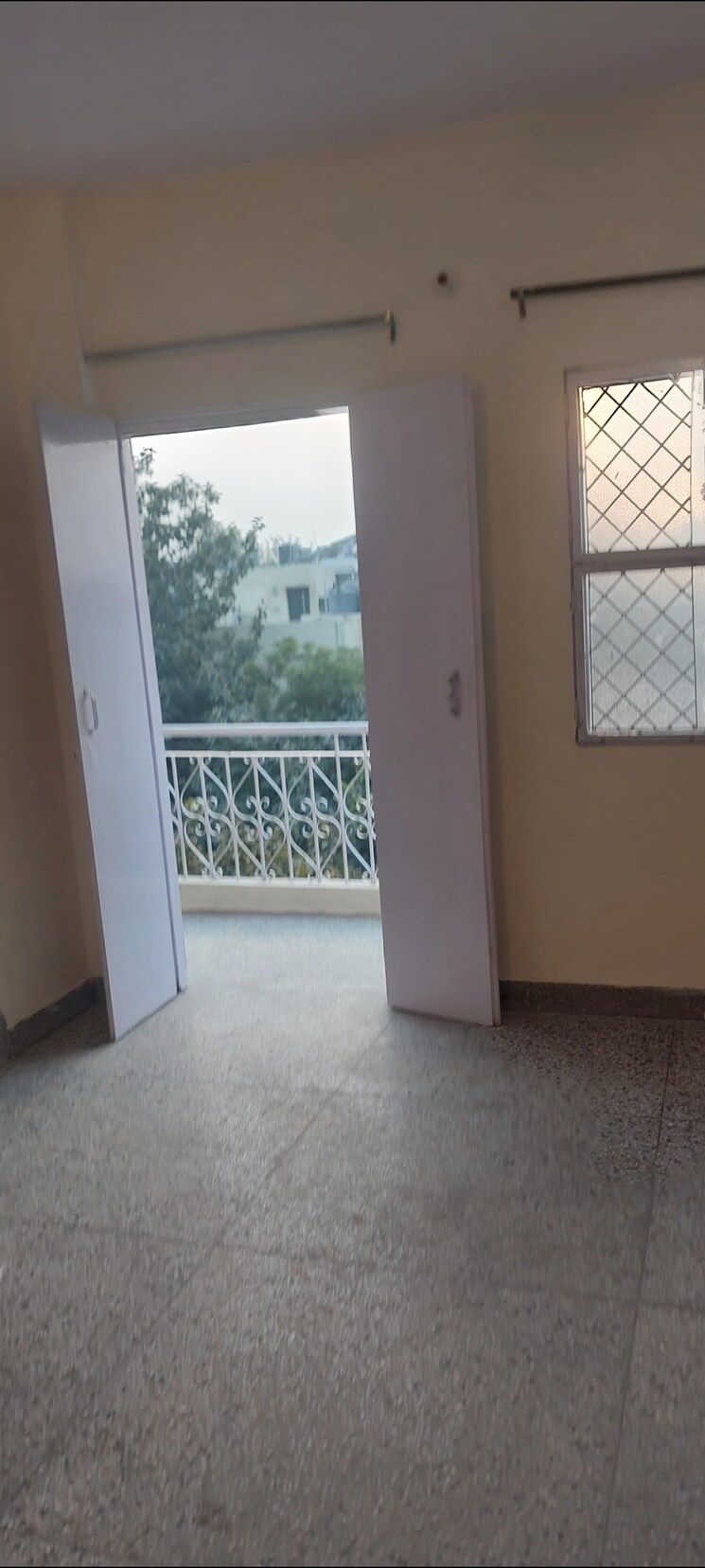 Room, aadharshila-apartment 1 Bedroom 500 Sq.Ft. Apartment In Sarita Vihar Delhi 9615474