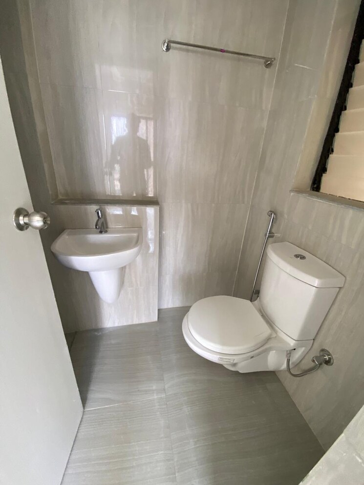 Bathroom, runwal-gardens-phase-i 1.5 Bedroom 535 Sq.Ft. Apartment In Dombivli East Thane 9615495