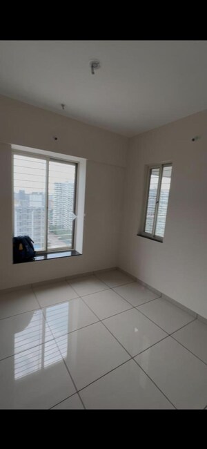 2 BHK Apartment For Rent in VJ YashOne Infinitee, Tathawade