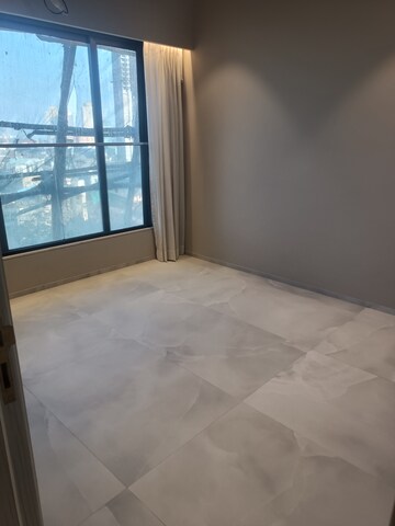 Room in 1.5 BHK Apartment at Prabhadevi – for Sale