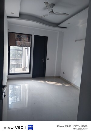 Room in 3 BHK Independent House at Tulip Mall, Sector 46 – for Rent