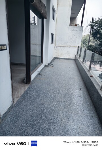 Balcony in 3 BHK Independent House at Tulip Mall, Sector 46 – for Rent