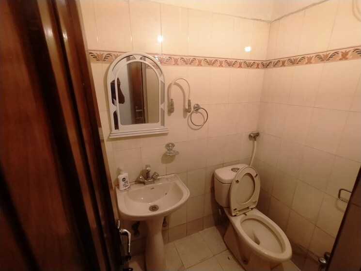 Bathroom, sector 6 5 Bedroom 4500 Sq.Ft. Villa In Sector 6 Panchkula 9615563