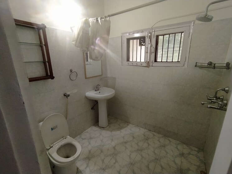 Bathroom, sector 6 5 Bedroom 4500 Sq.Ft. Villa In Sector 6 Panchkula 9615563