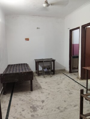 Room in 1 RK Builder Floor at Saket – for Rent