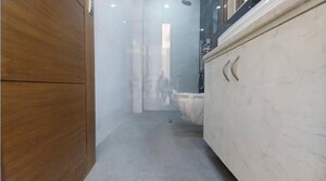 Room in 3 BHK Builder Floor at Ansal Sushant Lok I, Sector 43 – for Rent