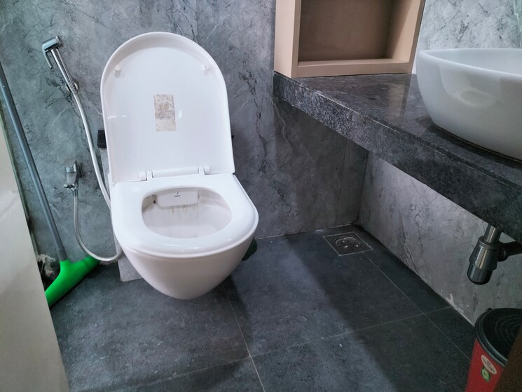 Bathroom, jyoti-sukriti 3 Bedroom 892 Sq.Ft. Apartment In Goregaon East Mumbai 9615654