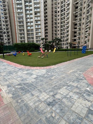 2 BHK Apartment For Rent in Eldeco Live By The Greens, Sector 150
