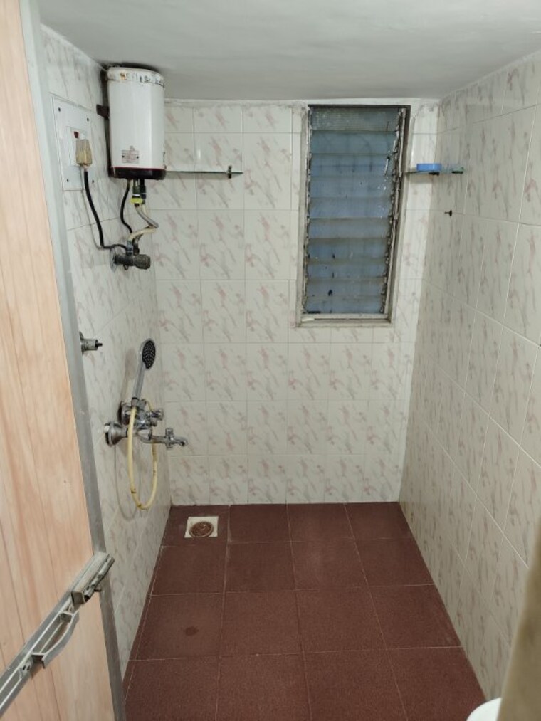Bathroom, blue-heaven-apartment-andheri Pg For Boys & Girls In Andheri West 9615624