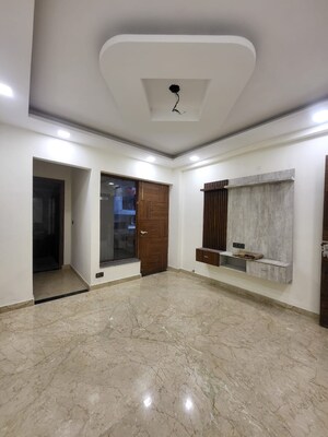 Room in 4 BHK Builder Floor at Green Fields Colony – for Sale