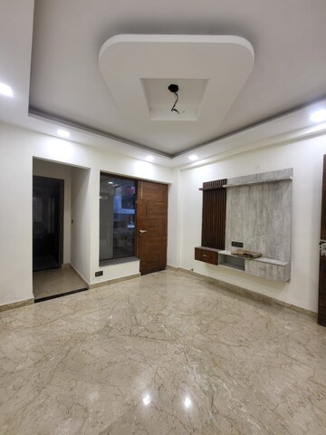 Room in 4 BHK Builder Floor at Green Fields Colony – for Sale